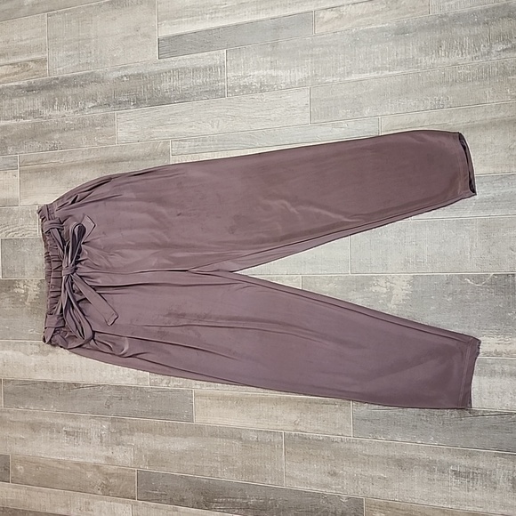 Fashion Nova brand silky taupe pants - Picture 4 of 10